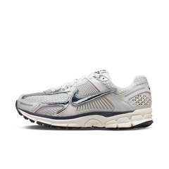 Nike Vomero 5