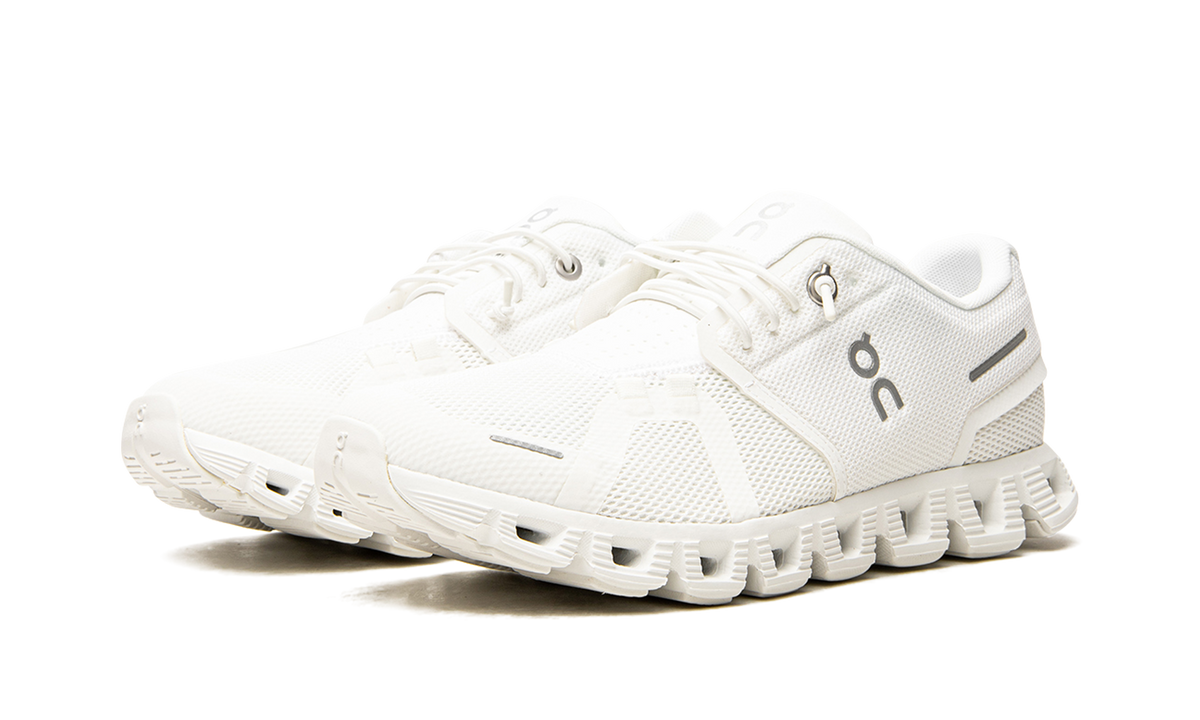 On Running Cloud 5 All White