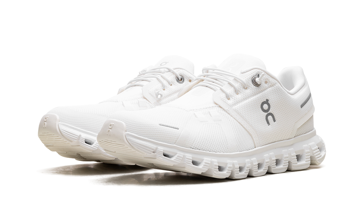 On Running Cloud 6 All White