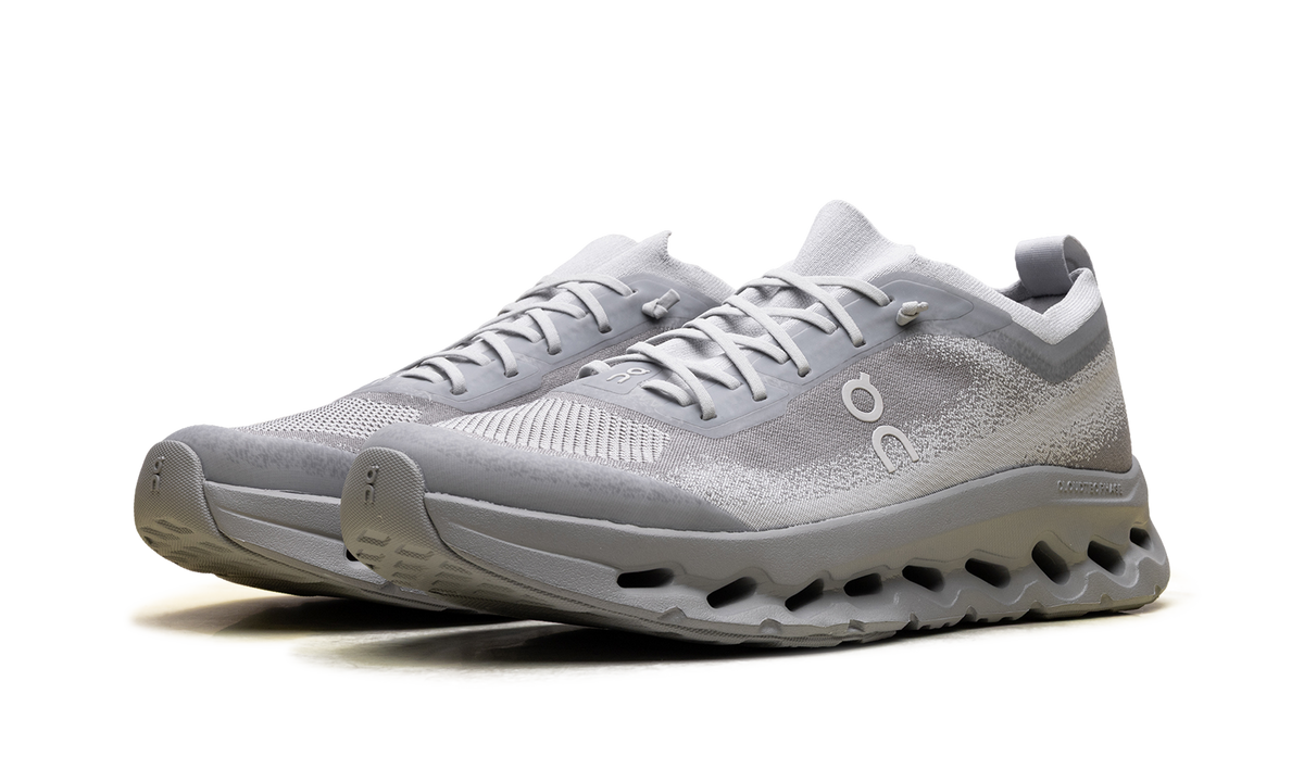 On Running Cloudtilt Moon Zendaya Glacier Alloy
