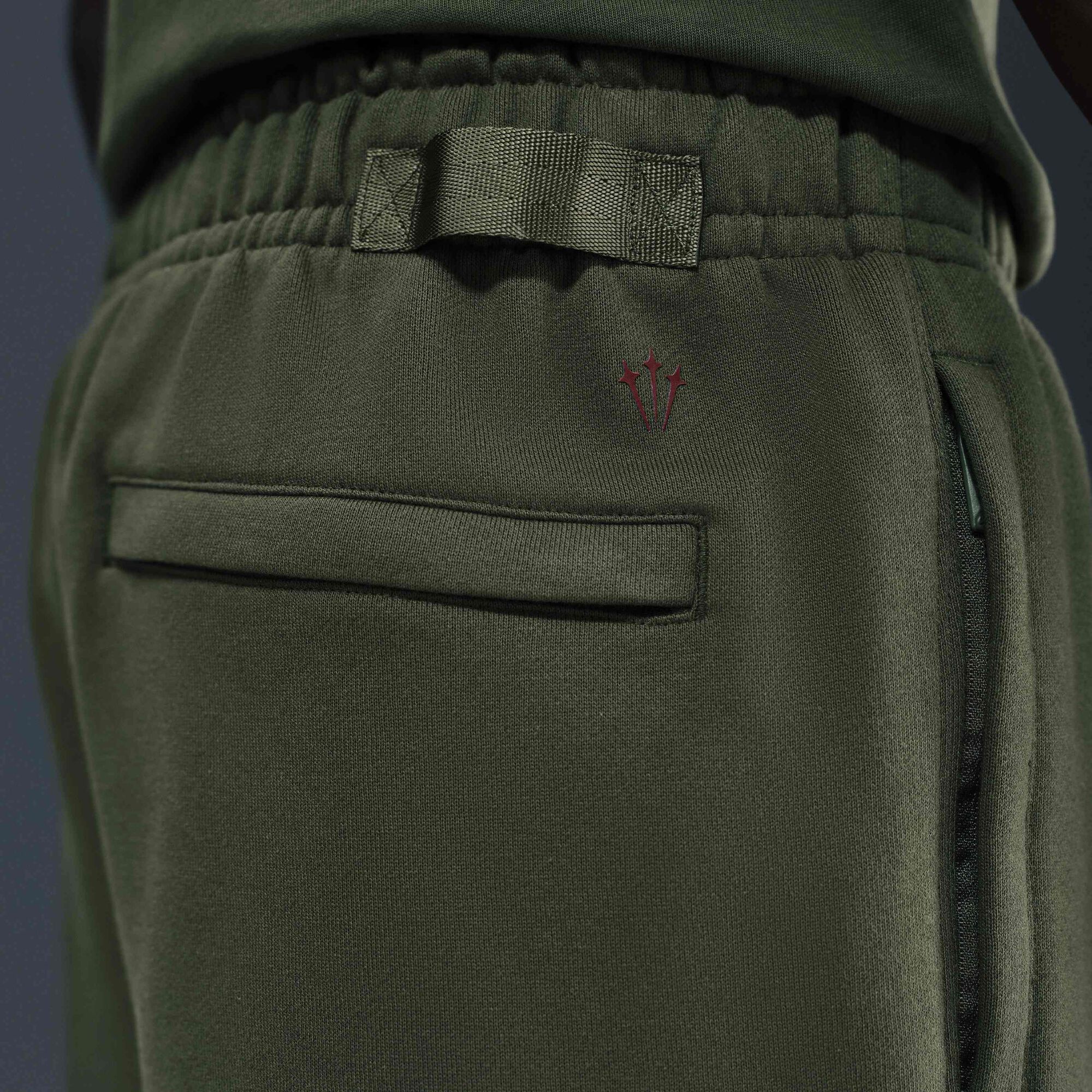NOCTA Cardinal Fleece Shorts Cargo Khaki/Team Red