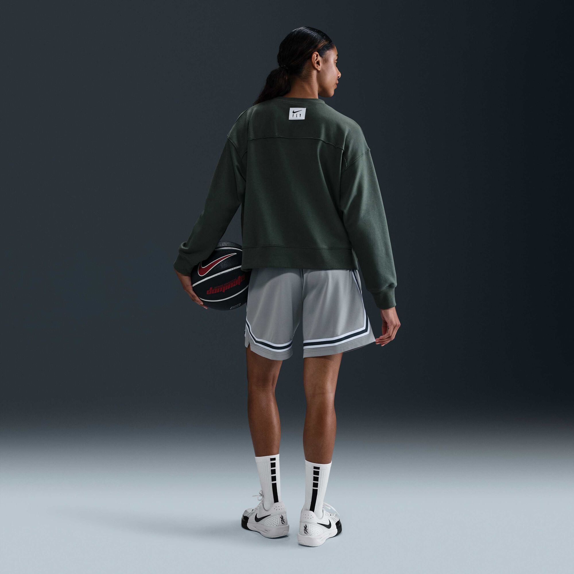 Nike Swoosh Fly Dri-FIT French Terry Crew-Neck Basketball Sweatshirt Vintage Green/Jade Horizon/White